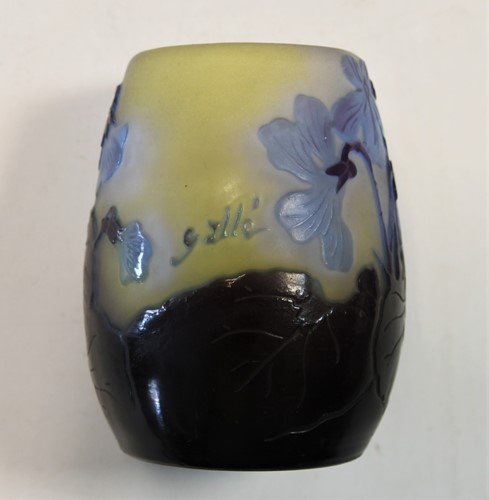 Lot 4 - Emile Gallé (French, 1846-1904), a small double overlay cameo glass vase