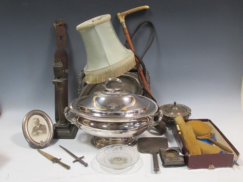 Lot 199 - An assortment of plated wares including...