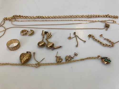 Lot 178 - A group of jewellery to include a hallmarked...