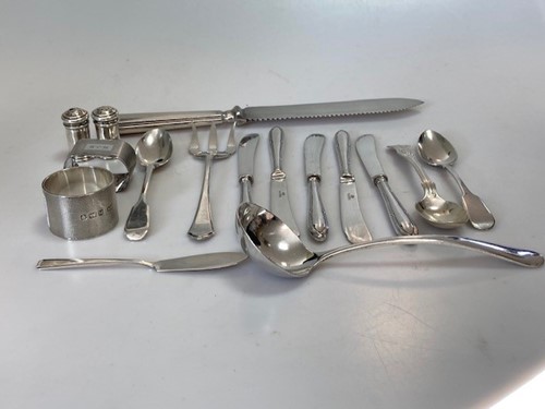 Lot 187 - A collection of assorted silverware including...