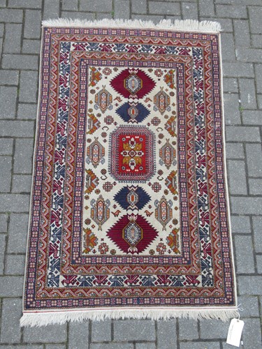 Lot 717 - A Shirvan rug 156 x 100cm