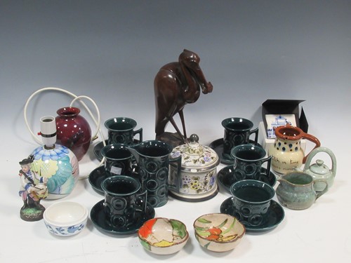 Lot 122 - Box of mixed ceramics to include commemerative...