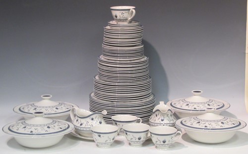 Lot 141 - A Royal Doulton Cambridge dinner service