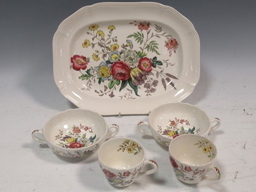 Lot 78 - A Spode dinner service with Gainsborough design
