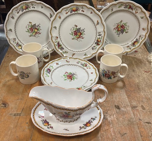 Lot 146 - A Spode Rockingham part dinner service