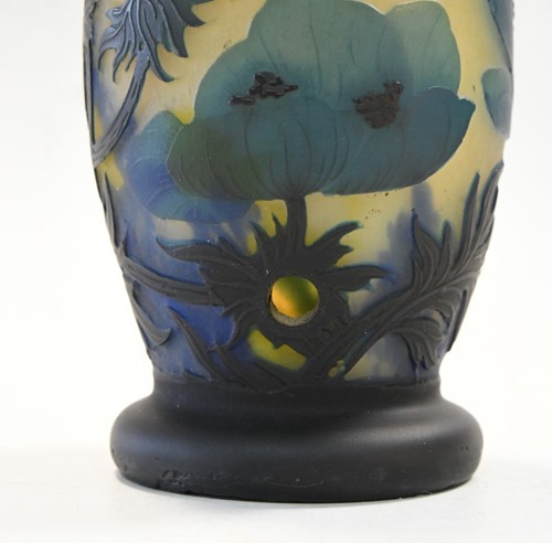 Lot 5 - A Muller Frères cameo glass vase