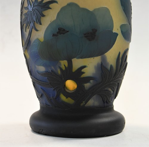 Lot 5 - A Muller Frères cameo glass vase