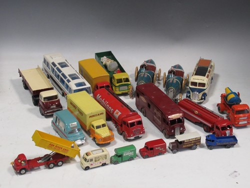 Lot 149 - A good collection of Dinky, Lesney and other...