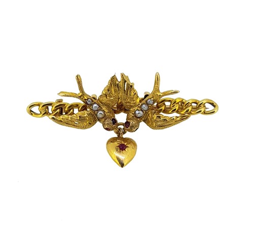 Lot 30 - A split pearl swallow brooch