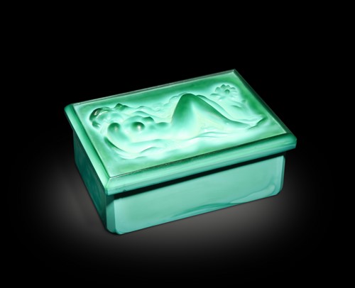 Lot 10 - Heinrich Hoffmann for Curt Schlevogt, an Art Deco malachite glass box and cover