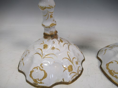 Lot 1 - A pair of 18th century Bilston or Battersea...