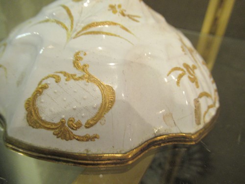 Lot 1 - A pair of 18th century Bilston or Battersea...