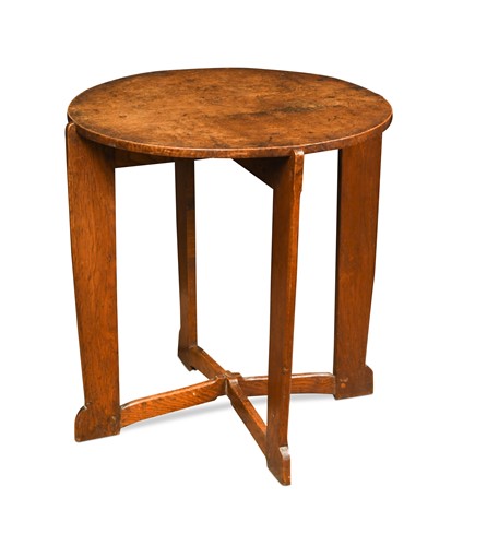 Lot 188 - An Arts & Crafts oak occasional table