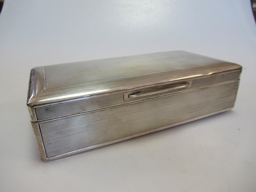 Lot 265 - An early 20th century silver table cigarette box