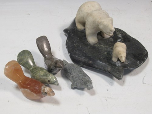 Lot 34 - Various Inuit / Canadian stone carvings to...