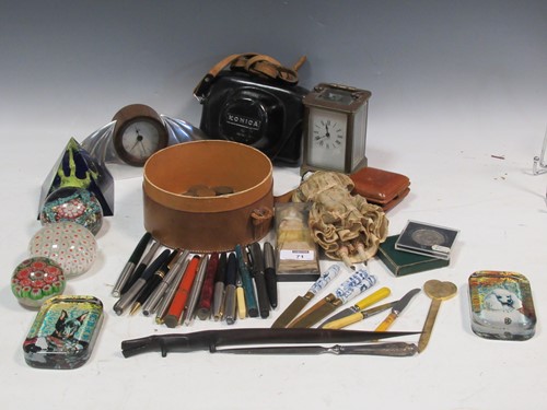 Lot 71 - A collection of items to include paperweights,...