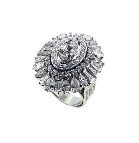 Lot 166 - A ballerina style diamond cluster ring