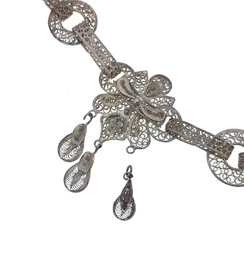 Lot 1 - A Victorian filigree parure