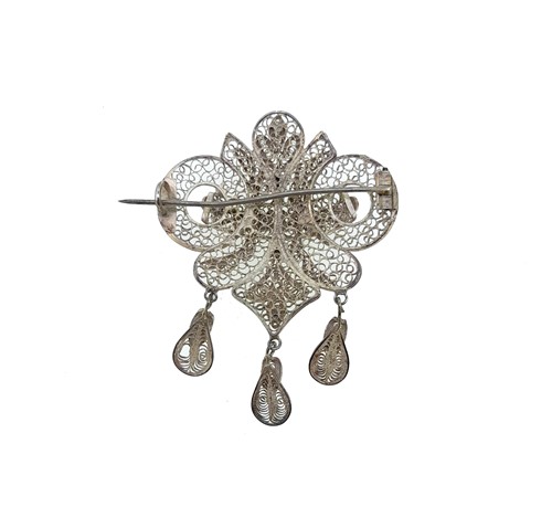 Lot 1 - A Victorian filigree parure