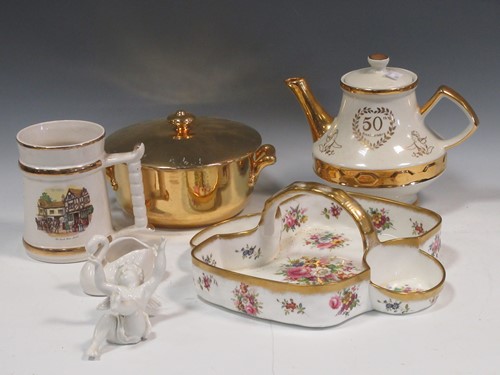 Lot 140 - A collection of ceramic services, to include...