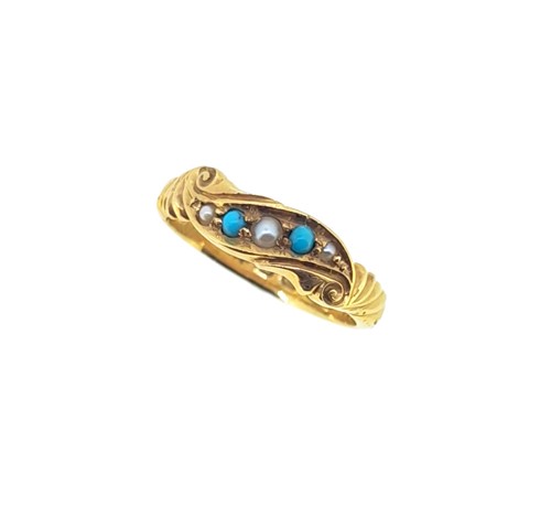 Lot 143 - An early 20th century 18ct gold pearl and turquoise ring