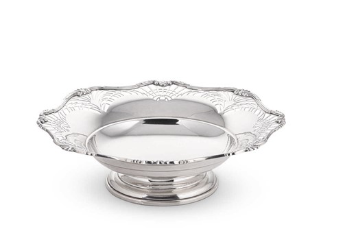 Lot 647 - A George V silver fruit dish