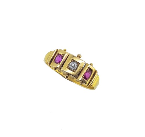 Lot 112 - A Victorian ruby and diamond ring