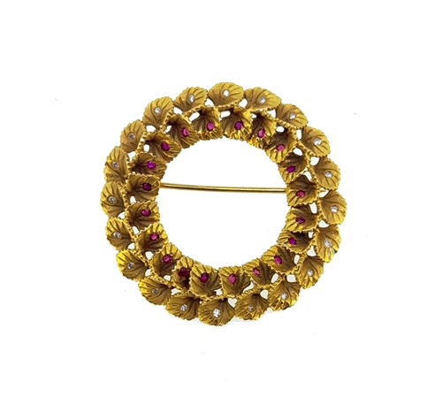 Lot 116 - Helena Rubinstein - A ruby and diamond brooch