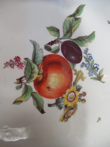 Lot 8 - A collection of English ceramics to include a...