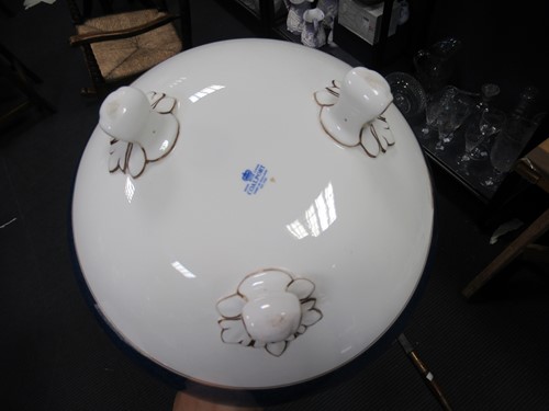 Lot 8 - A collection of English ceramics to include a...