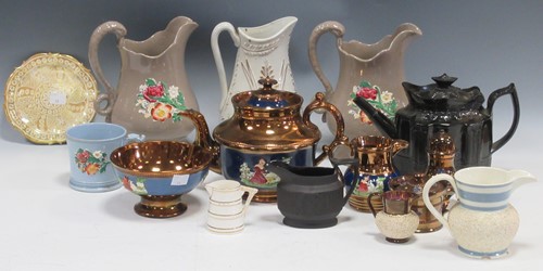Lot 19 - A collection of ceramic wares to include an...