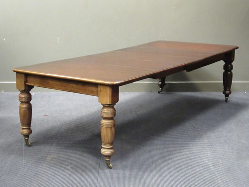 Lot 274 - A late Victorian mahogany extending dining...