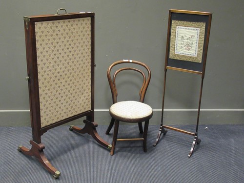 Lot 400 - A Regency style mahogany adjustable firescreen...