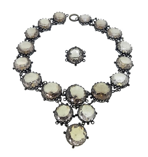 Lot 1 - A Victorian quartz centrepiece necklace and brooch