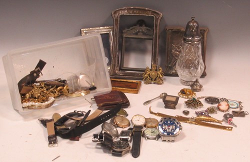 Lot 189 - A quantity of miscellaneous items, including a...