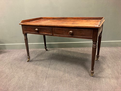 Lot 407 - A late 18th/ early 19th century mahogany...