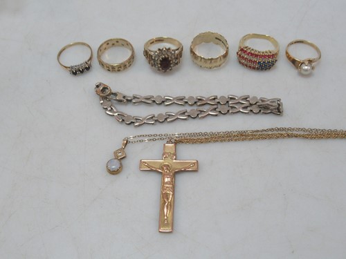 Lot 150 - A ring stamped '10K', together with five...