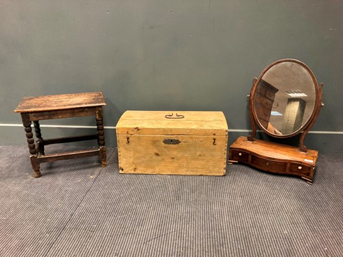 Lot 350 - A 19th century pine trunk 30 x 60 x 30cm;...
