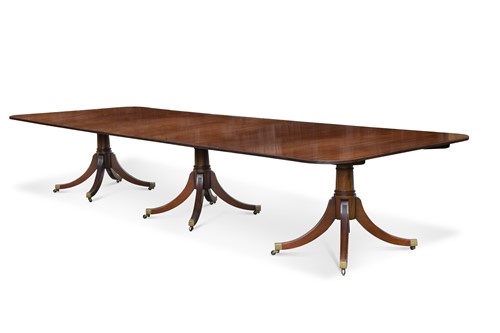 Lot 497 - A George III style mahogany dining table, 20th century
