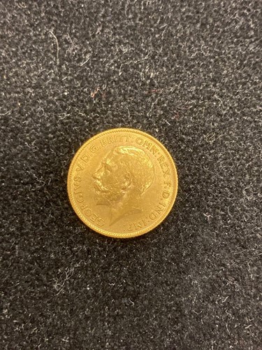Lot 184 - George V gold half sovereign 1911