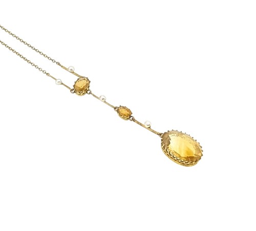 Lot 22 - An early 20th century citrine and pearl Edna May style necklace