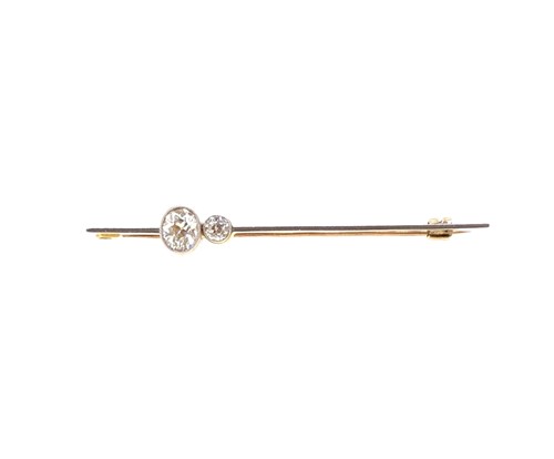 Lot 14 - A diamond set bar brooch