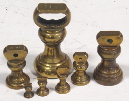 Lot 48 - A set of bell weights from a pound to a...