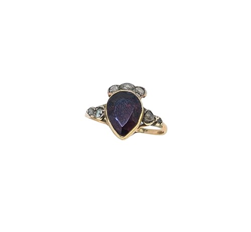 Lot 43 - A Georgian garnet and diamond ring