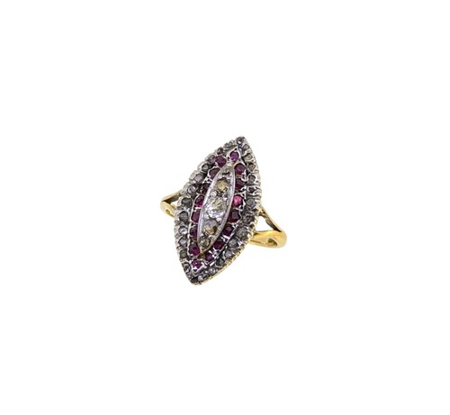 Lot 45 - A Victorian diamond and ruby cluster ring