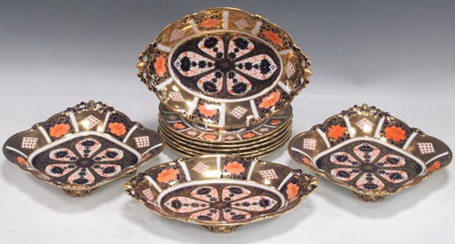 Lot 68 - Six Royal Crown Derby Imari plates and four...
