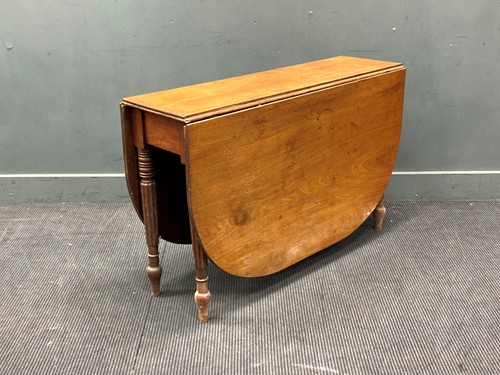 Lot 368 - George IV mahogany drop leaf table, 73 x 115 x...