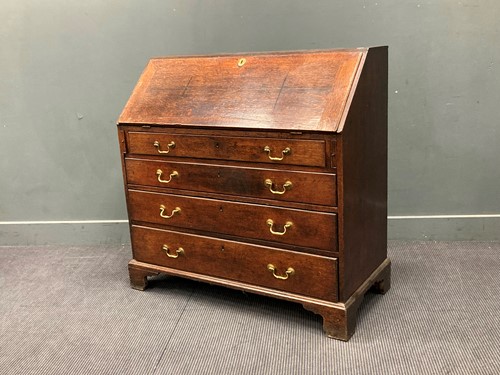 Lot 381 - A George III oak bureau 107 x 108 x 53cm