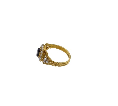 Lot 9 - A 19th century mourning ring
