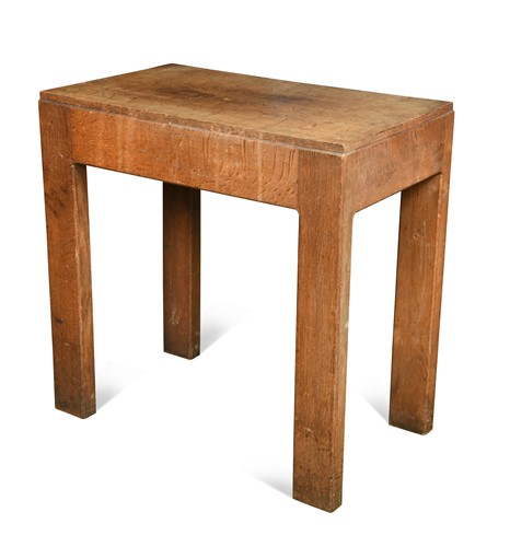 Lot 230 - An early 20th century oak side table